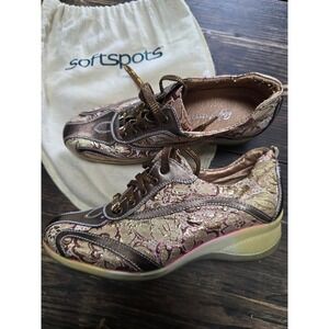 Softspots Womens Gold Metallic Floral Brocade Lace Up Wedge Sneakers Sz 40 US 9